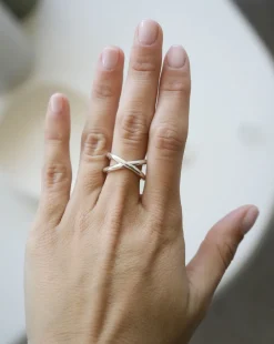 Anillo Crossed 2.0