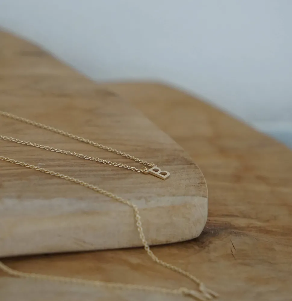 Collar Mini Letra Oro