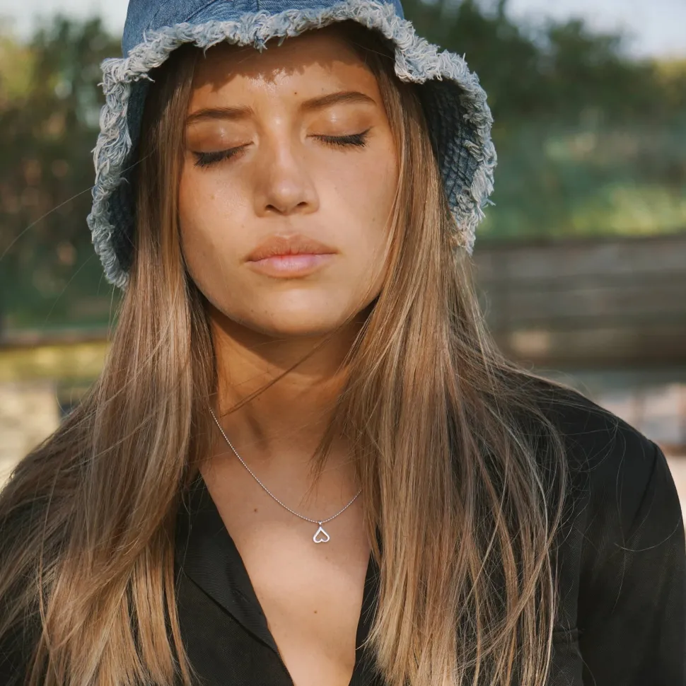 Collar Out