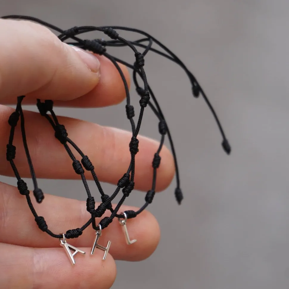 Pulsera Mini Letra Nuditos Plata